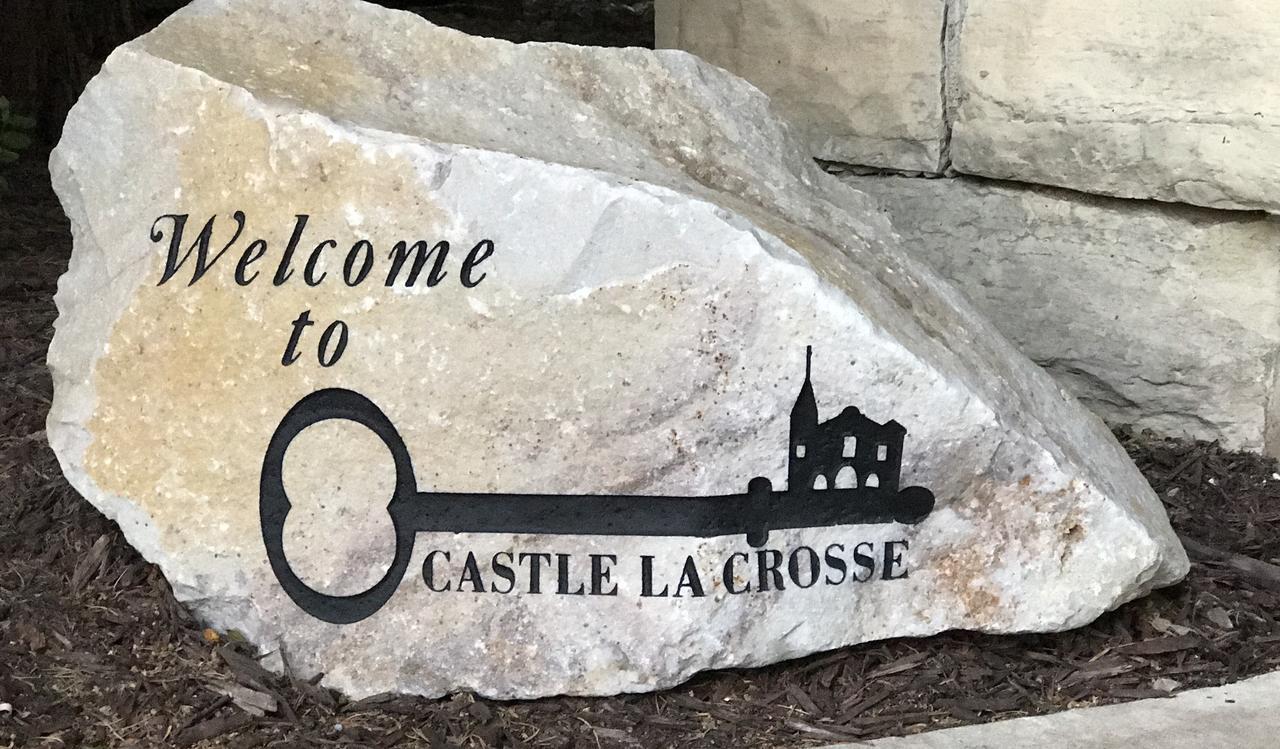 Castle La Crosse Bed & Breakfast Exterior photo